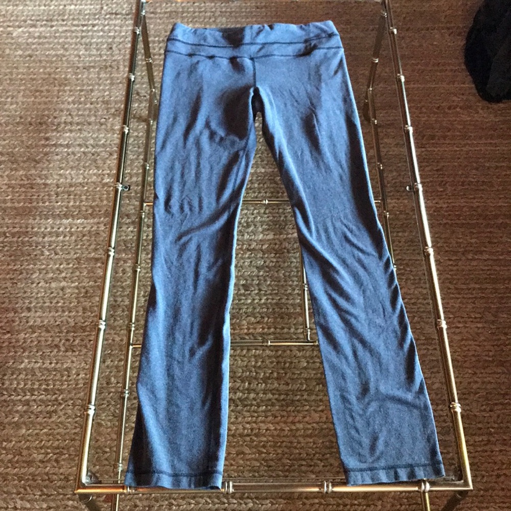 Lululemon yoga pants size 6